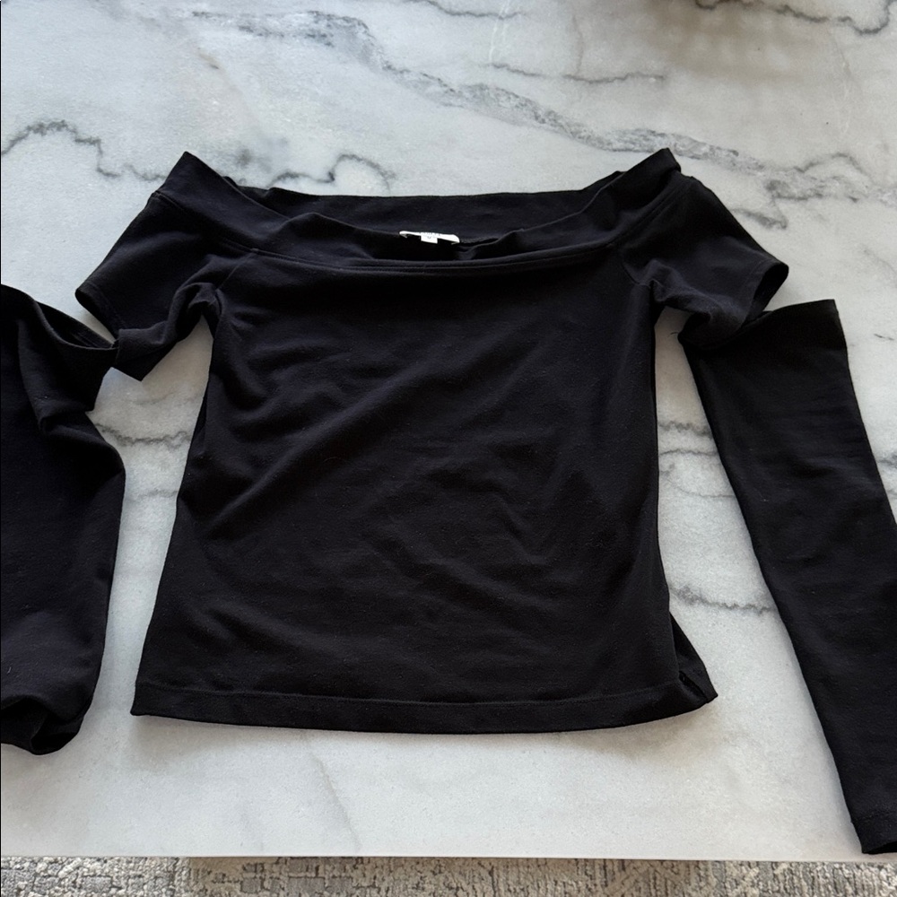 Agolde Black Off-Shoulder Women's Top with split sleeve .